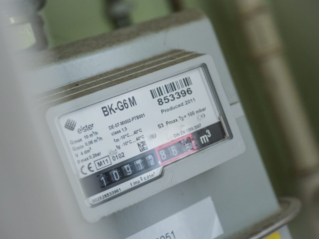 Household electricity billing information and energy costs